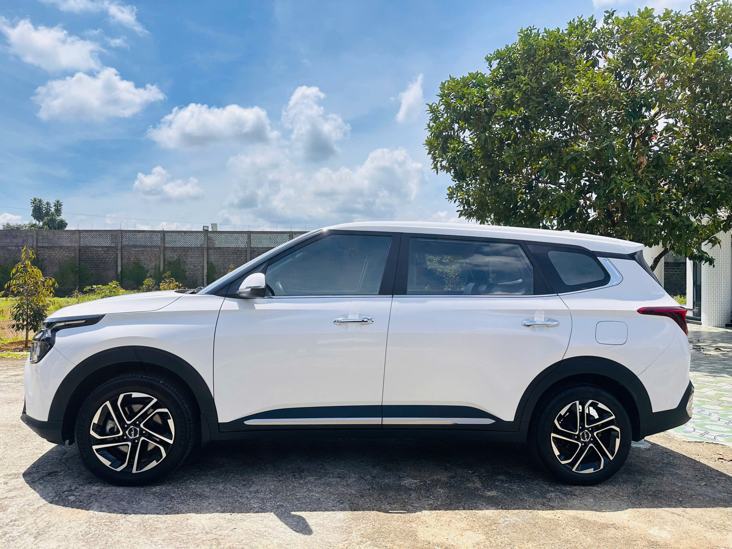 
								Xe Kia Carens 2023 bản IVT 1 full									