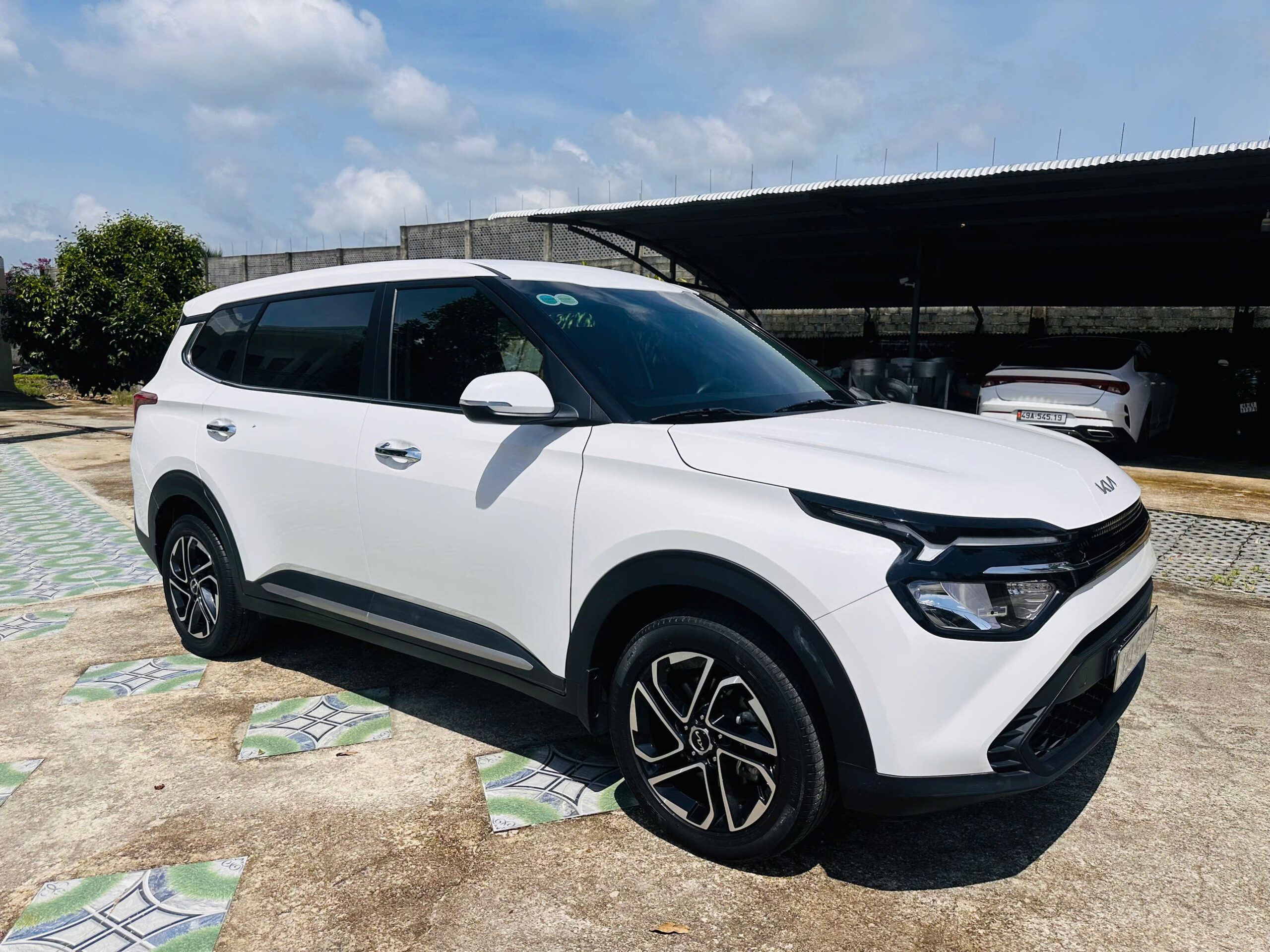 
								Xe Kia Carens 2023 bản IVT 1 full									