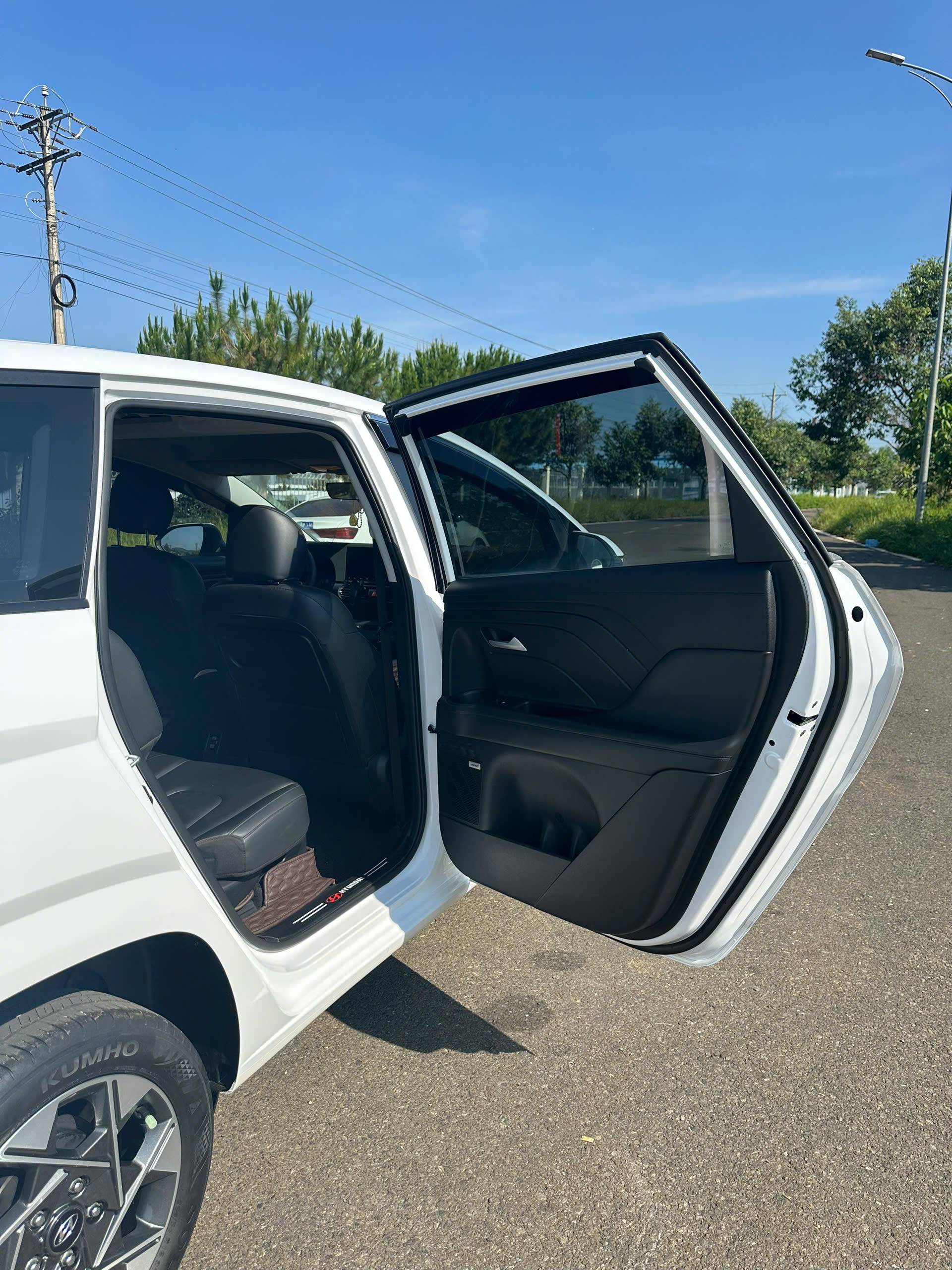 
								Hyundai Stargazer 2022 full									