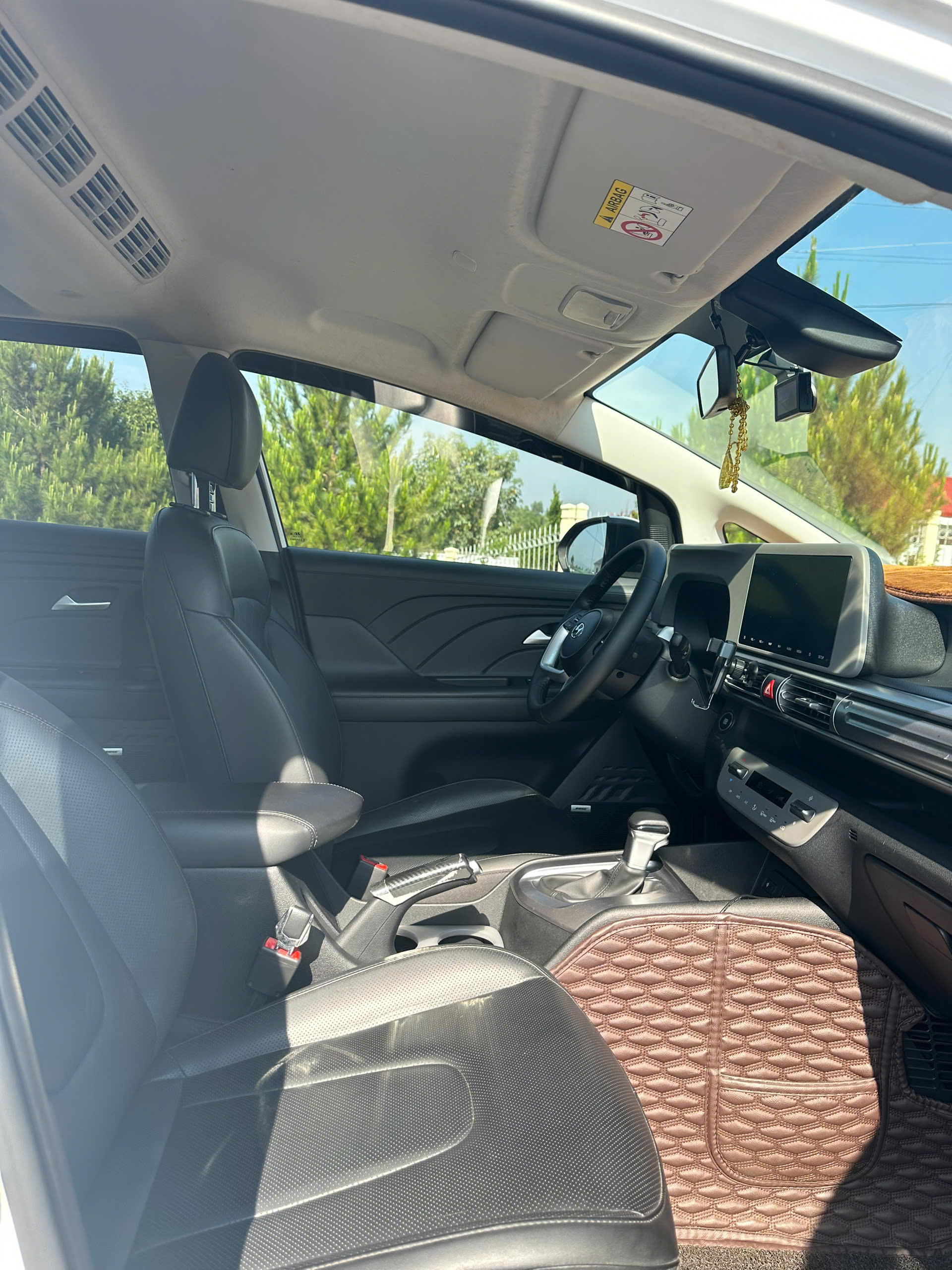 
								Hyundai Stargazer 2022 full									